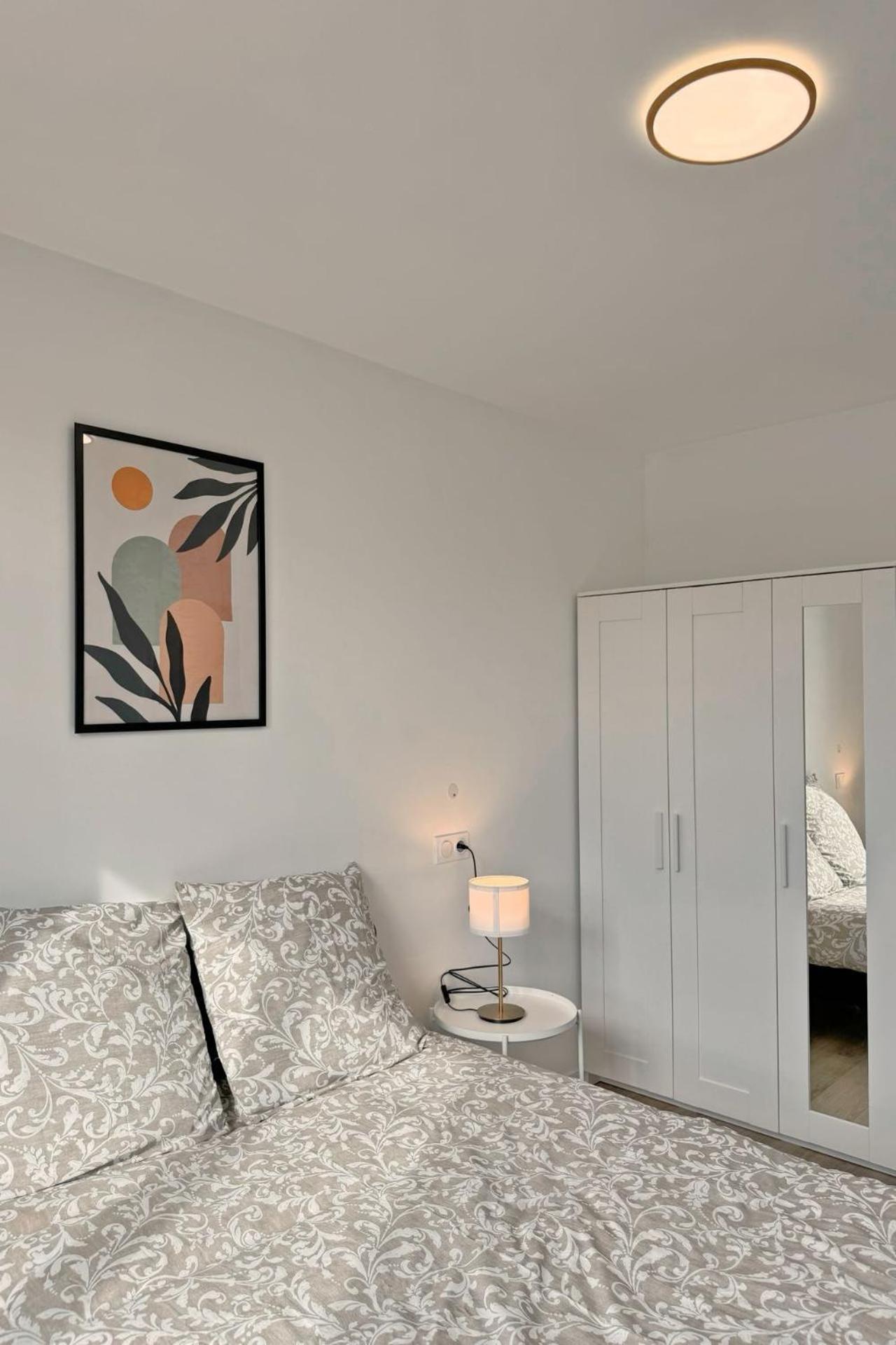 Cozy Paris Gateway Groups With Free Parking *