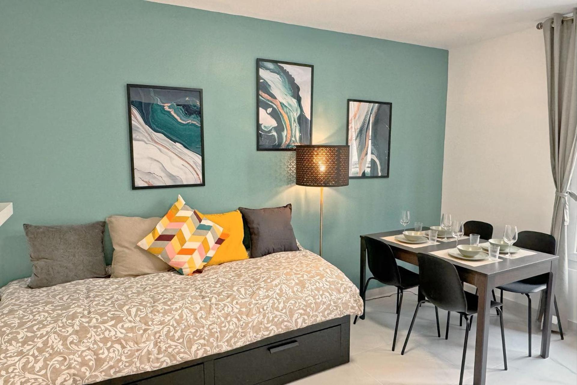 Cozy Paris Gateway Groups With Free Parking *