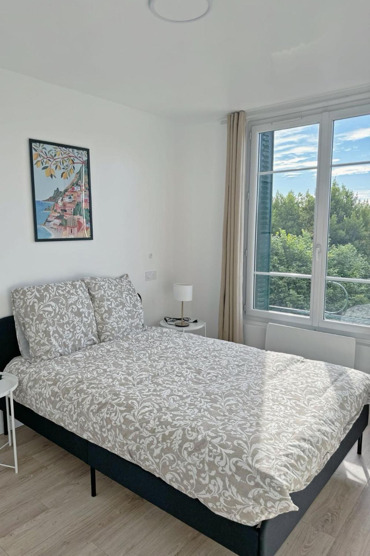 Cozy Paris Gateway Groups With Free Parking